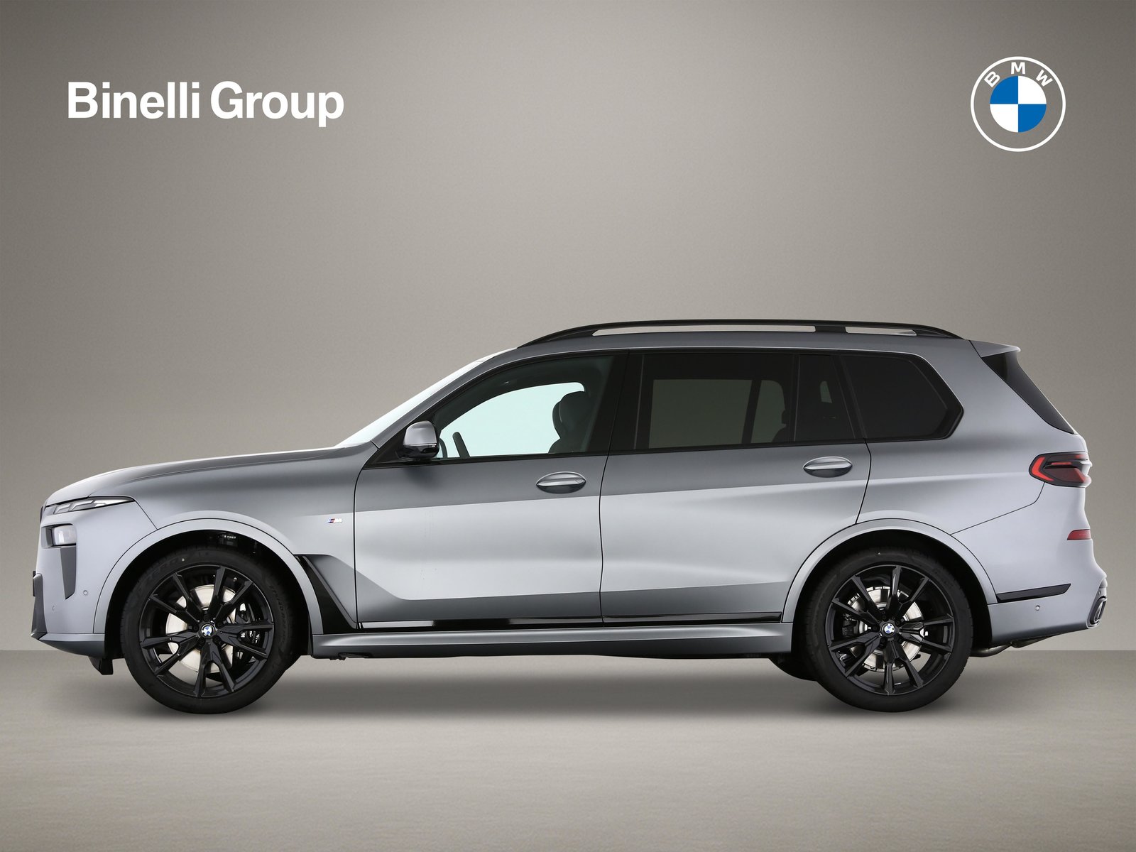 BMW X7 40i, Mild-Hybrid Petrol/Electric, New car, Automatic - 2