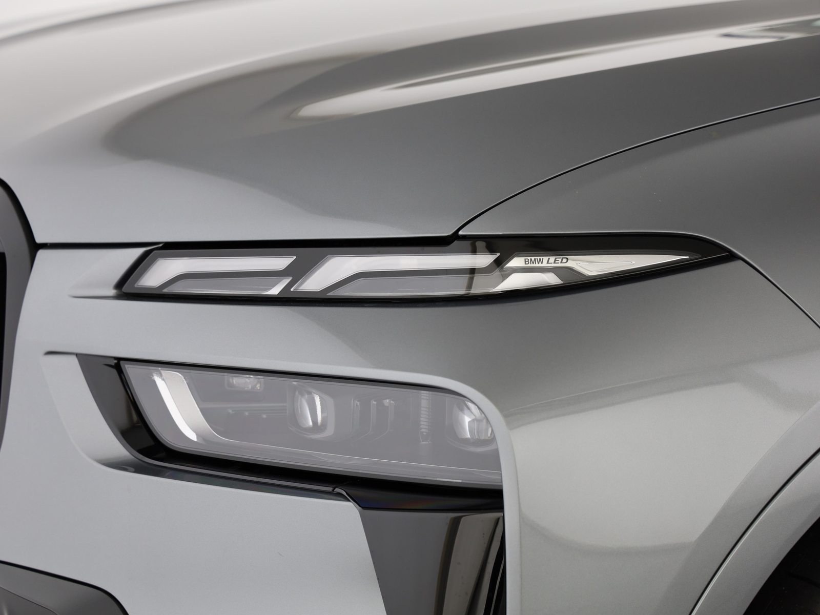 BMW X7 40i xDrive SAG, Mild-Hybrid Benzin/Elektro, Neuwagen, Automatik - 6