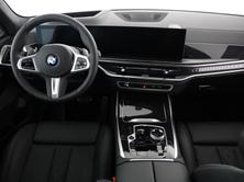 BMW X7 40i, Mild-Hybrid Petrol/Electric, New car, Automatic - 7
