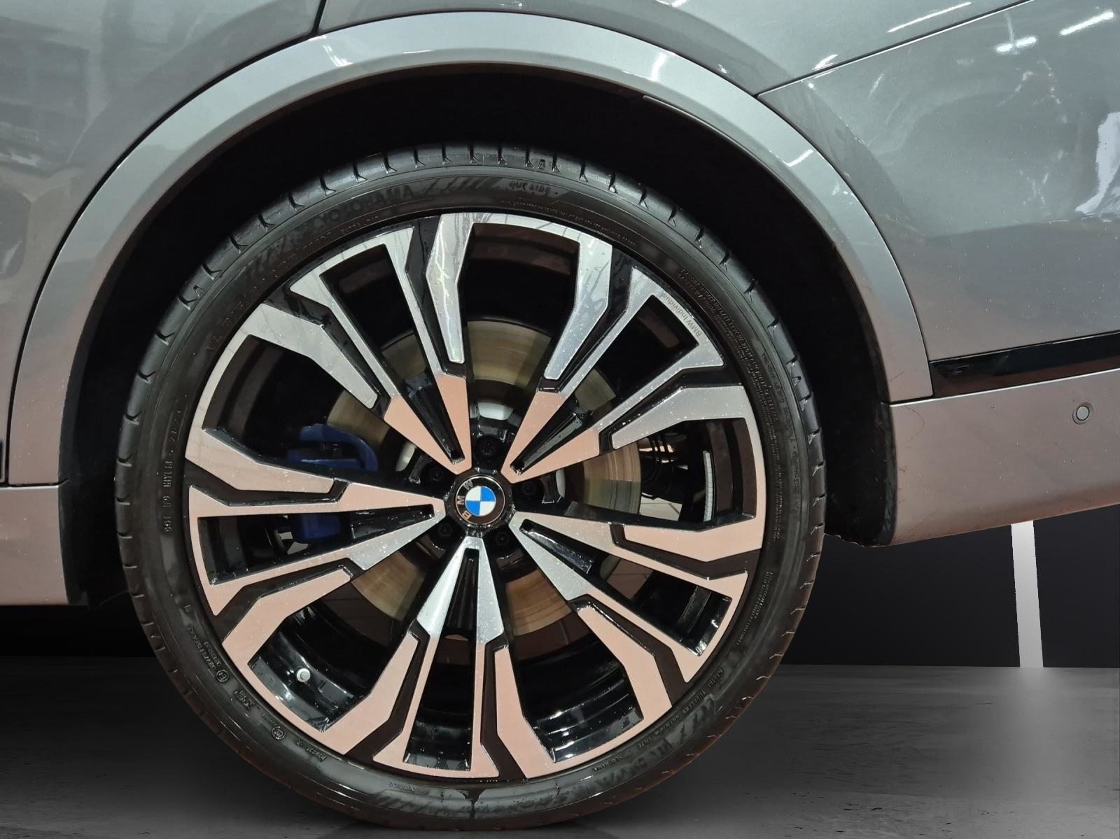 BMW X7 M60i, Mild-Hybrid Benzin/Elektro, Occasion / Gebraucht, Automatik - 7