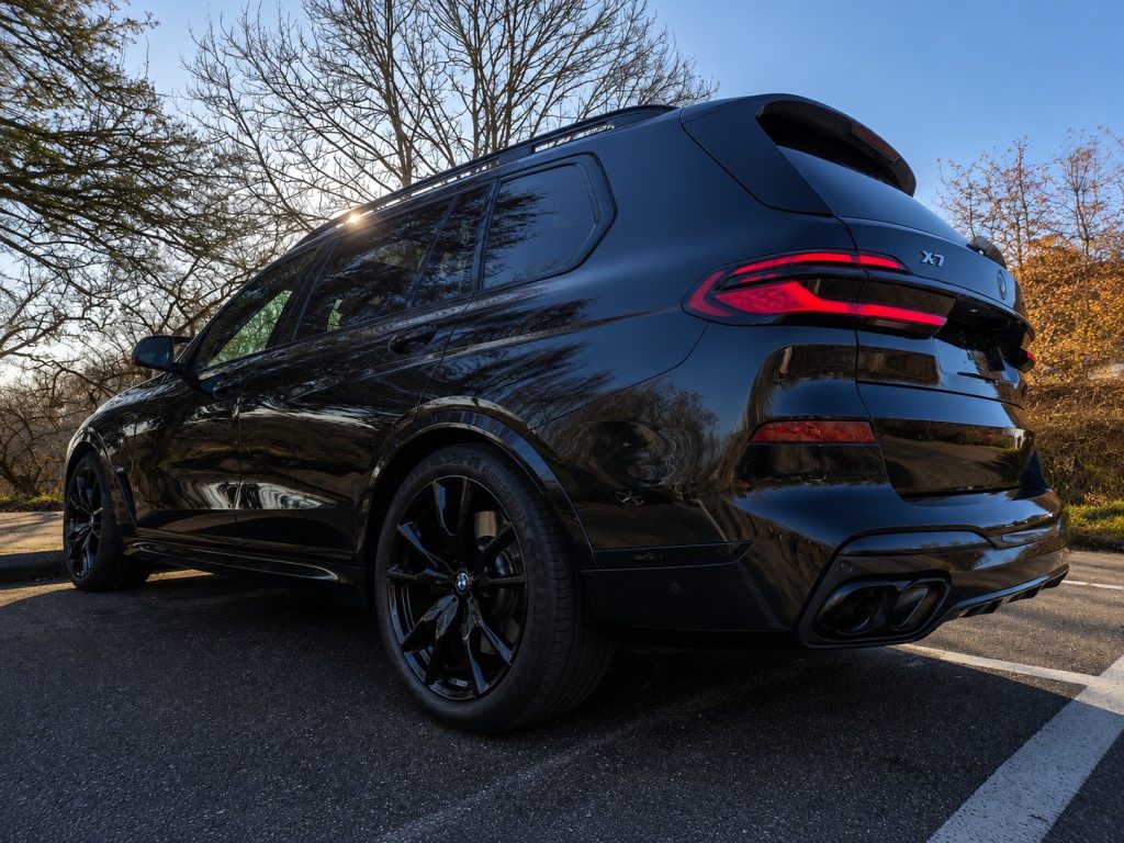 BMW X7 M60i, Mild-Hybrid Benzin/Elektro, Occasion / Gebraucht, Automatik - 2
