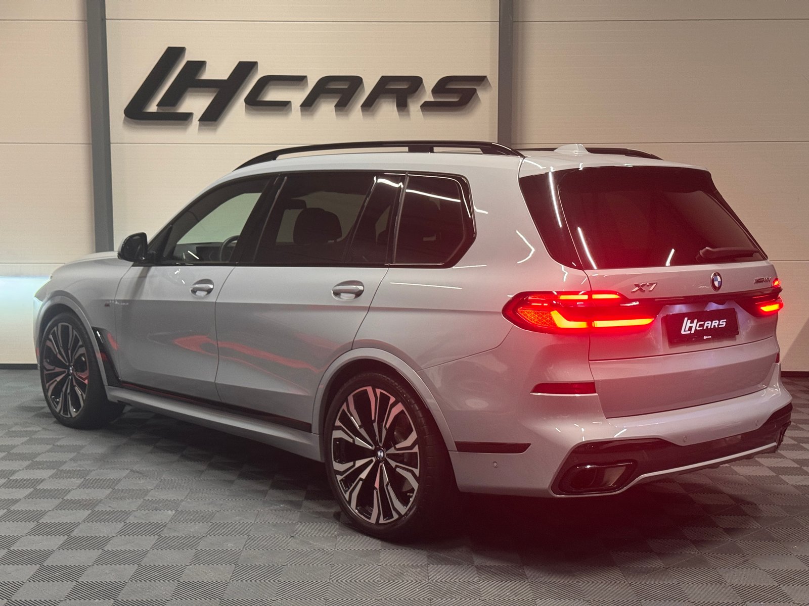 BMW X7 40d SAG M-Sport 6-Plätzer, Mild-Hybrid Diesel/Elektro, Occasion / Gebraucht, Automatik - 3
