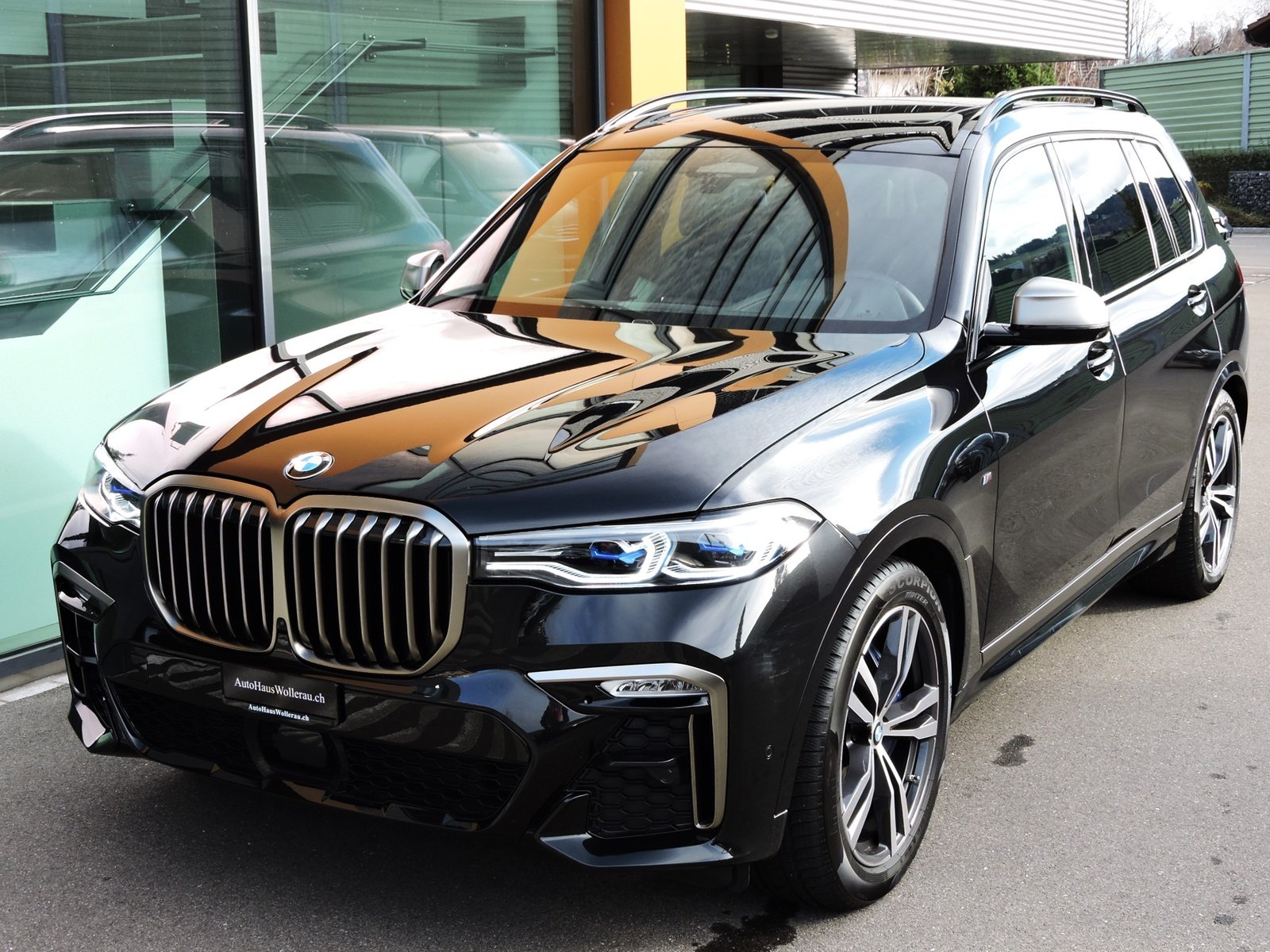 BMW X7 M50i