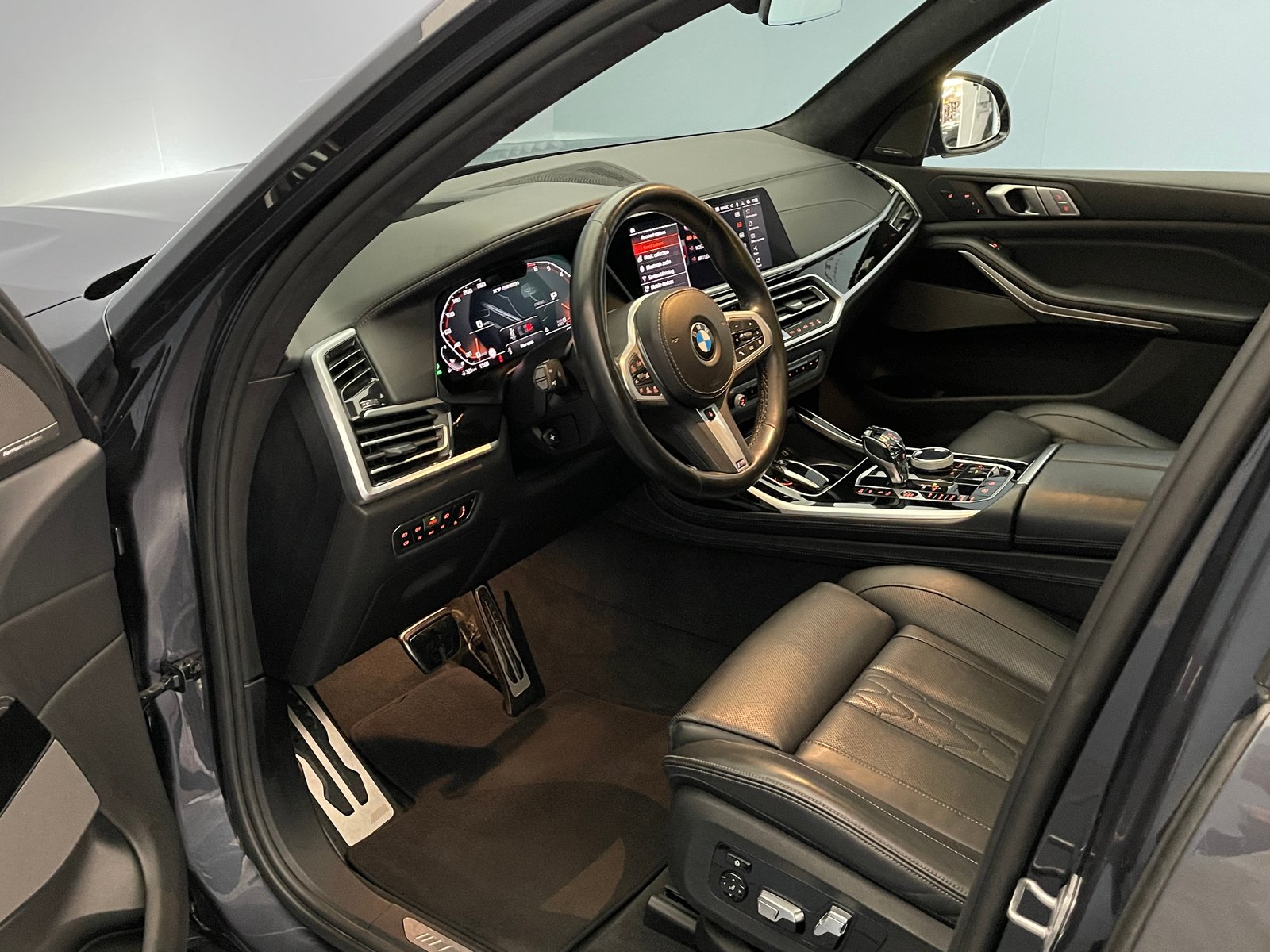 BMW X7 G07 M50i, Petrol, Second hand / Used, Automatic - 7