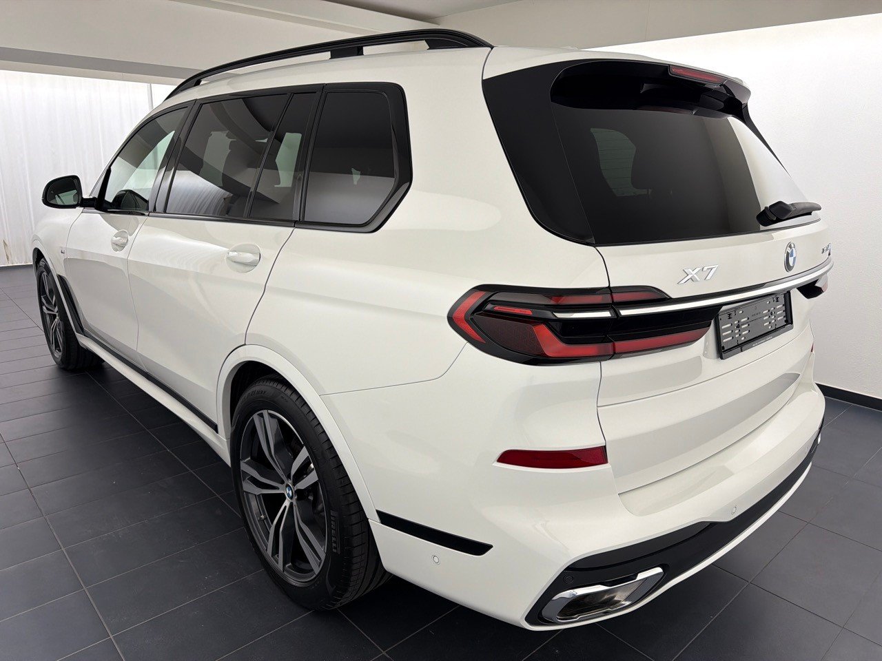 BMW X7 xDr 48V 40d M Sport, Mild-Hybrid Diesel/Elektro, Occasion / Gebraucht, Automatik - 2