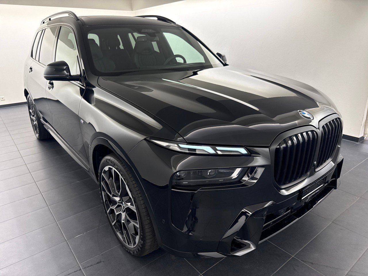 BMW X7 xDr 48 40d M Sport Pro Inkl. AHKStandheizung, Mild-Hybrid Diesel/Elektro, Occasion / Gebraucht, Automatik - 4