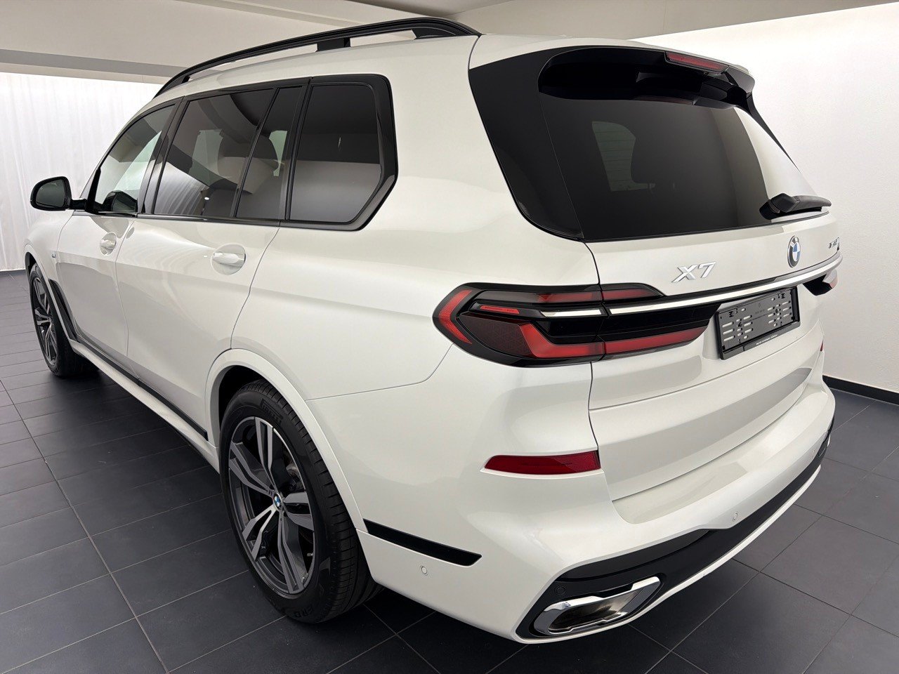 BMW X7 xDr 48V 40d M Sport, Mild-Hybrid Diesel/Electric, Second hand / Used, Automatic - 2