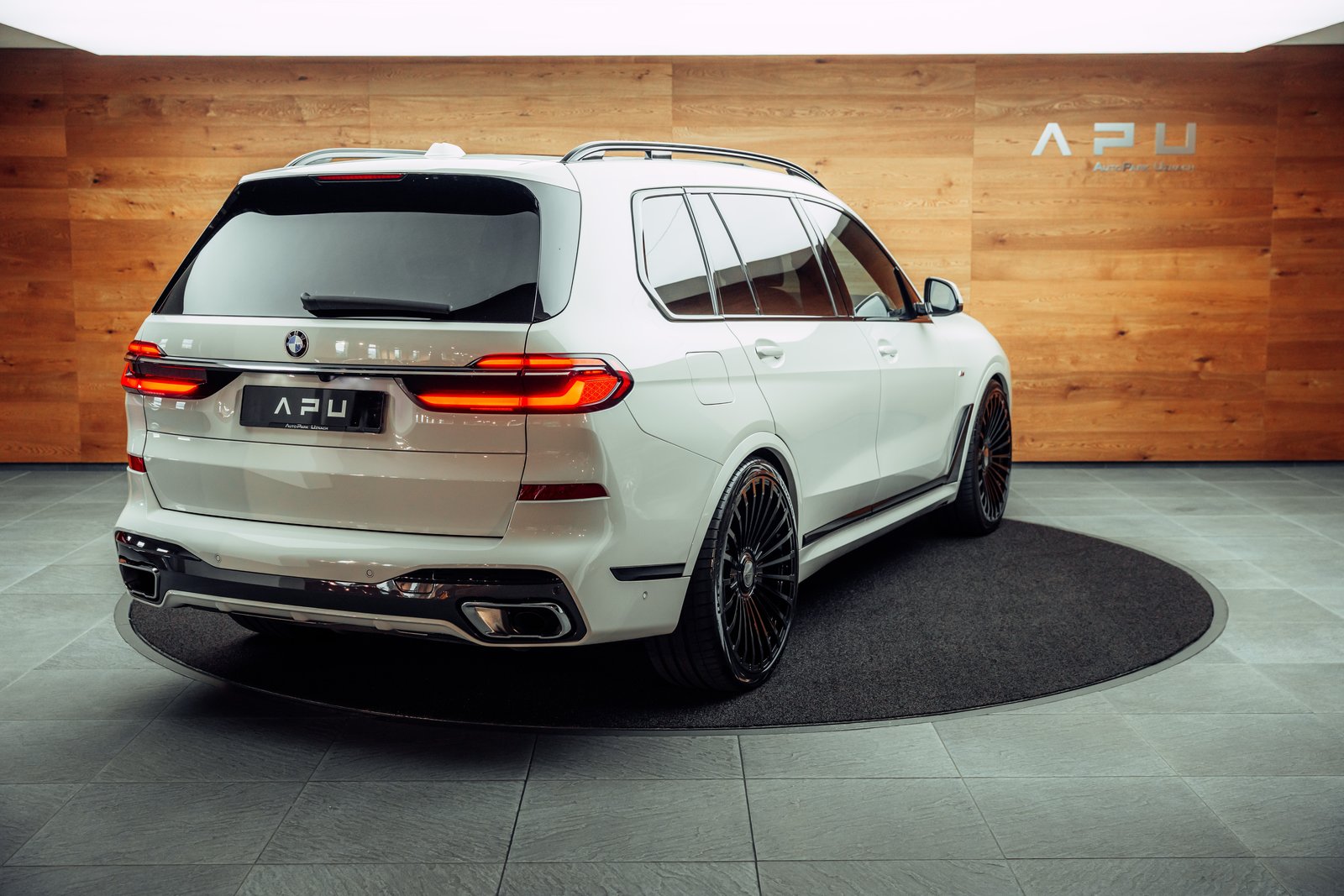BMW X7 40d 48V Steptronic M Sport Alpinweiss, Mild-Hybrid Diesel/Elektro, Occasion / Gebraucht, Automatik - 2