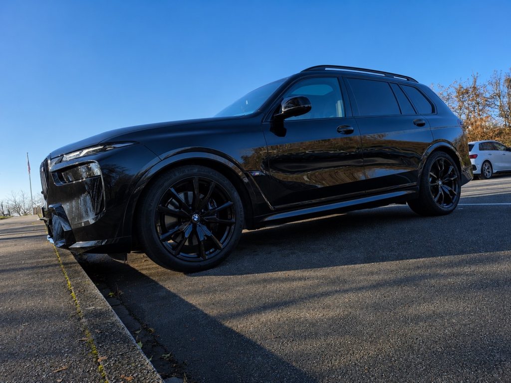 BMW X7 M60i, Mild-Hybrid Benzin/Elektro, Occasion / Gebraucht, Automatik - 4