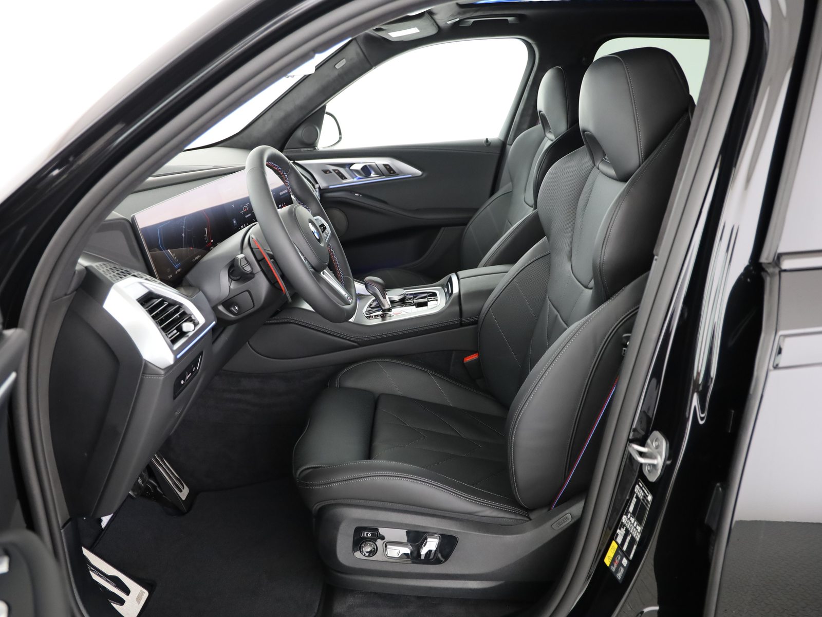 BMW XM 50e Plug-in Hybrid, Hybride Rechargeable Essence/Électricité, Voiture nouvelle, Automatique - 4