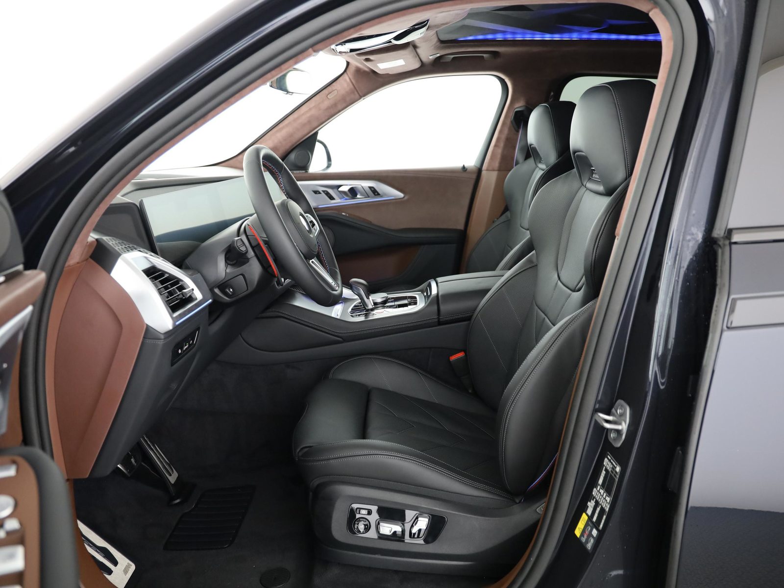 BMW XM 50e Plug-in Hybrid, Plug-in-Hybrid Benzina/Elettrica, Auto nuove, Automatico - 5