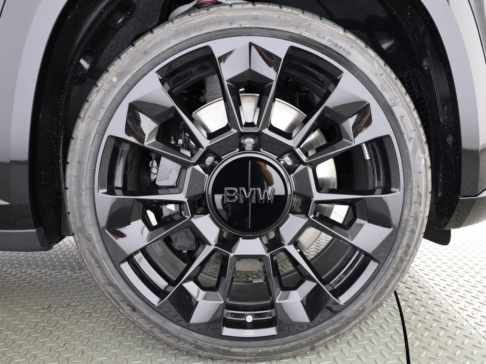 BMW XM 50e Plug-in Hybrid, Plug-in-Hybrid Petrol/Electric, New car, Automatic - 4