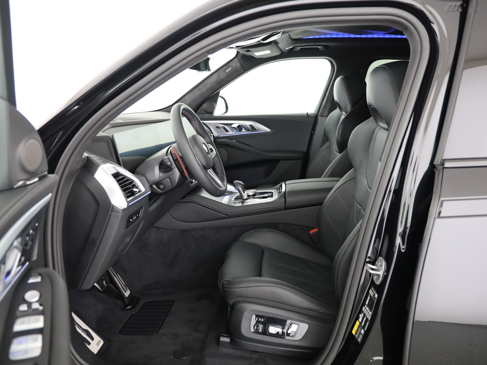 BMW XM 50e Plug-in Hybrid, Plug-in-Hybrid Benzin/Elektro, Neuwagen, Automatik - 4