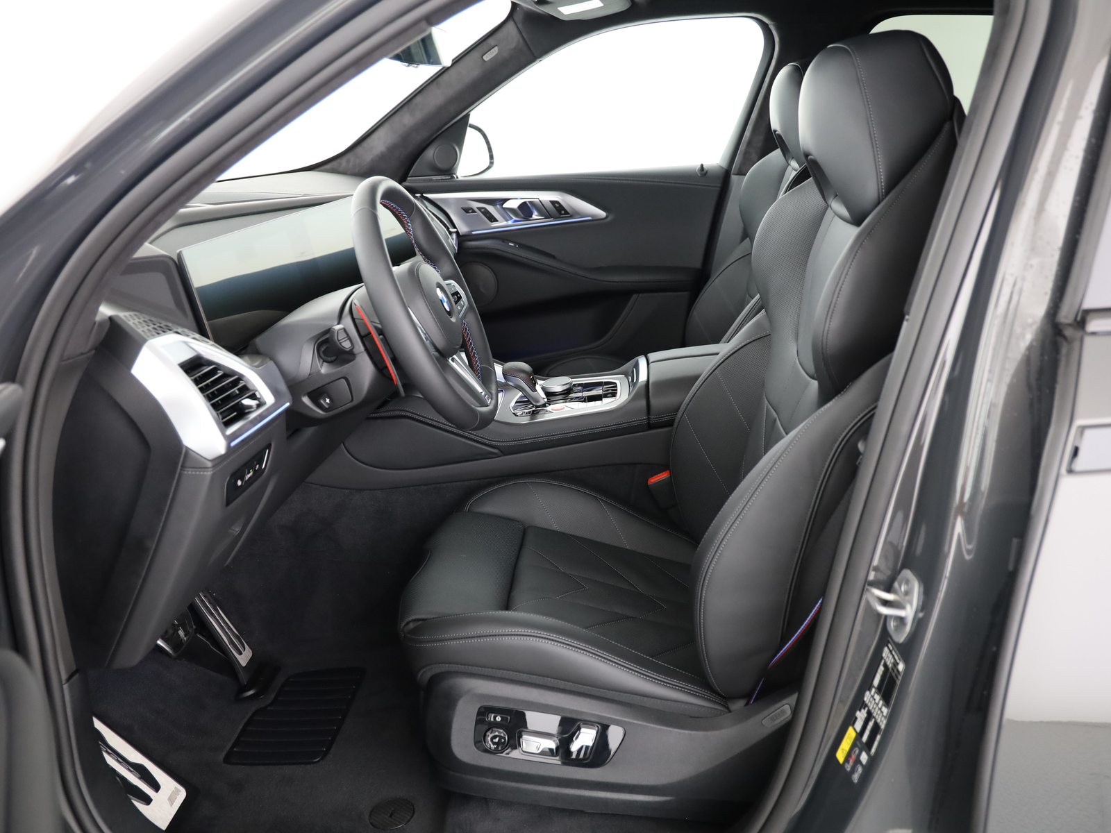 BMW XM 50e Plug-in Hybrid, Hybride Rechargeable Essence/Électricité, Voiture nouvelle, Automatique - 4