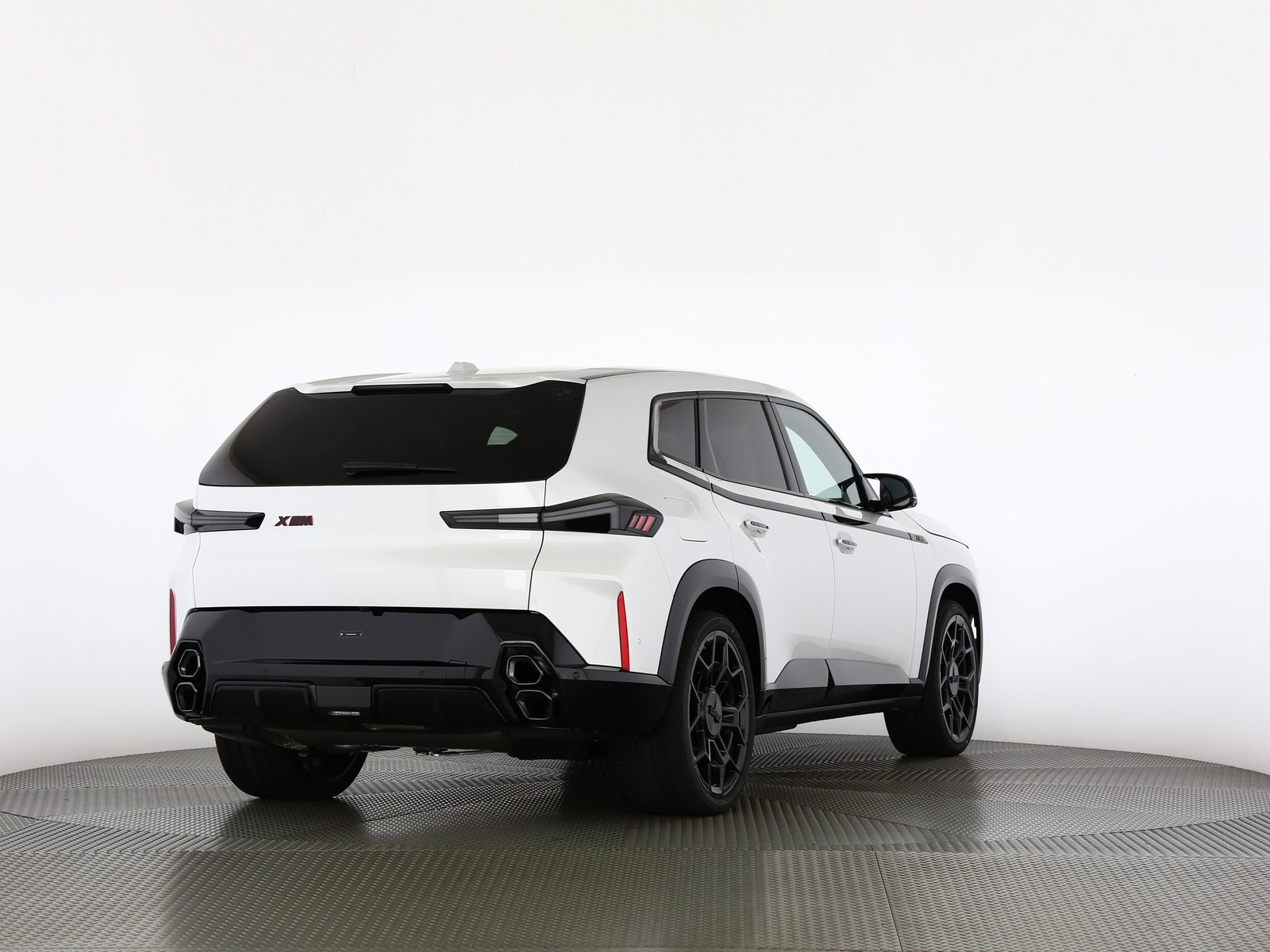 BMW XM Label Plug-in Hybrid, Plug-in-Hybrid Petrol/Electric, New car, Automatic - 2