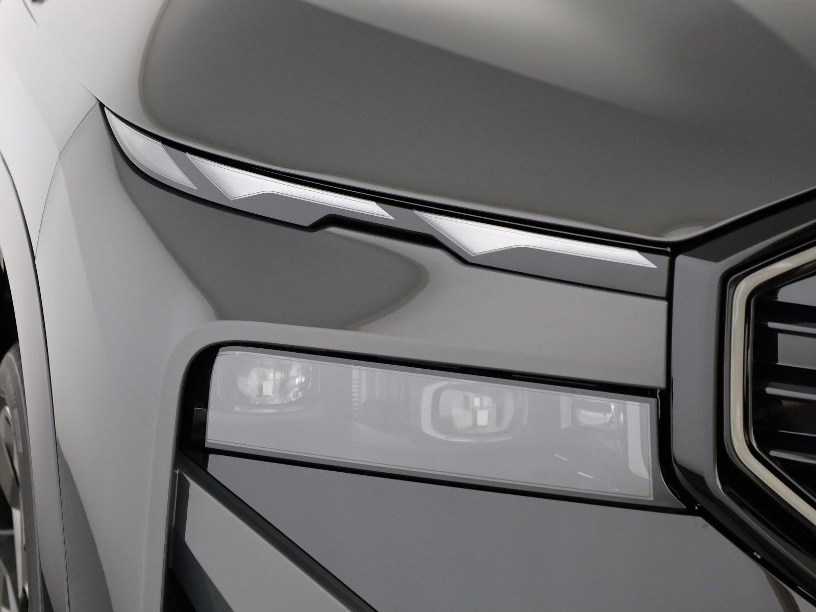 BMW XM 50e Plug-in Hybrid, Plug-in-Hybrid Benzin/Elektro, Neuwagen, Automatik - 6