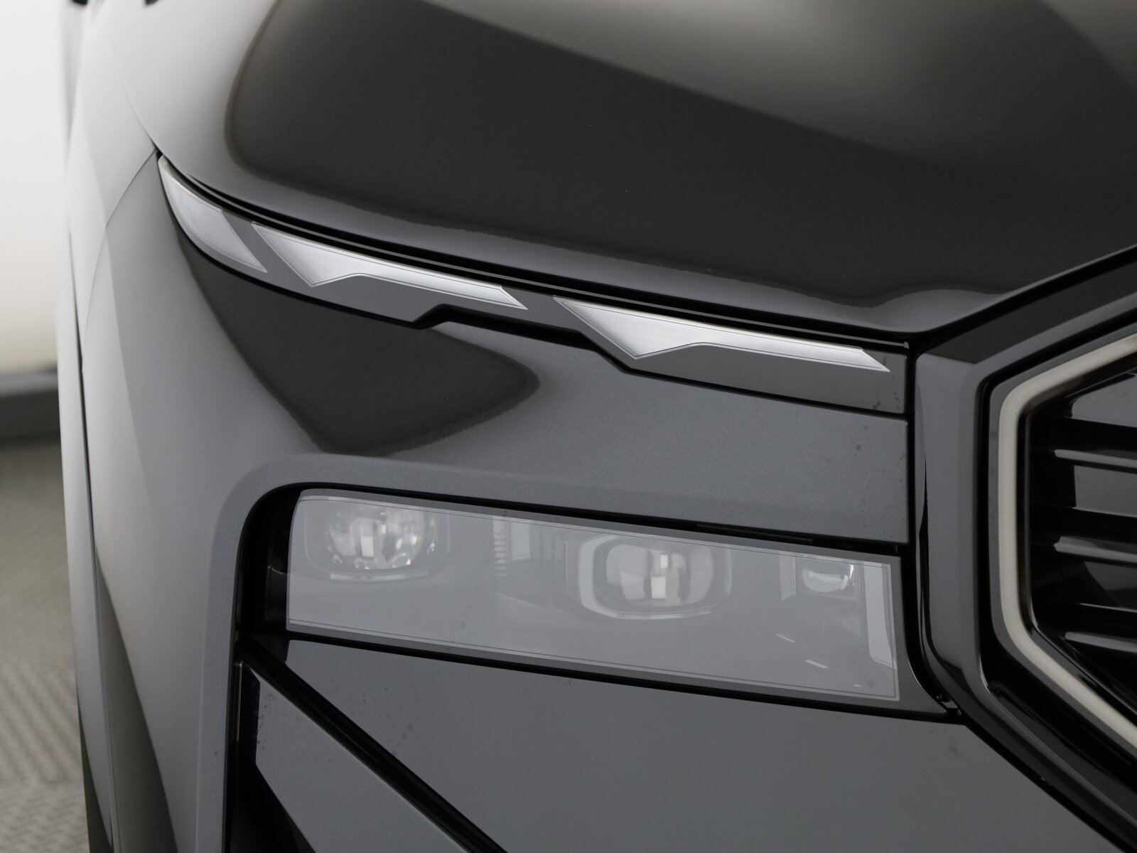 BMW XM 50e Plug-in Hybrid, Plug-in-Hybrid Benzin/Elektro, Neuwagen, Automatik - 6