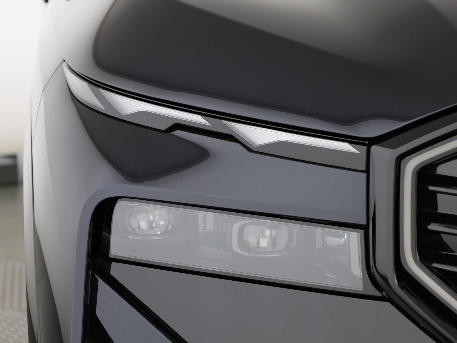 BMW XM 50e Plug-in Hybrid, Plug-in-Hybrid Benzin/Elektro, Neuwagen, Automatik - 6