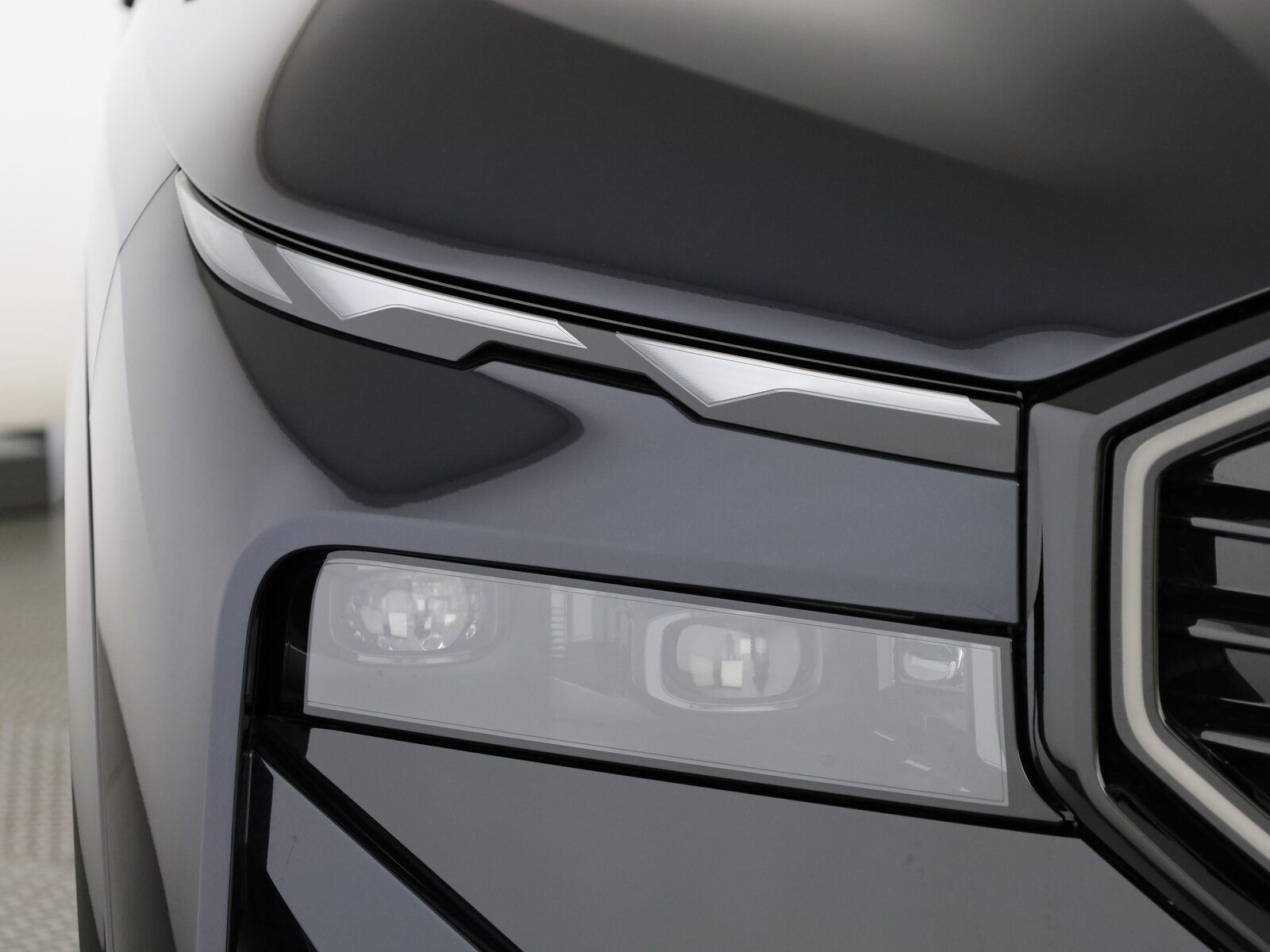 BMW XM 50e Plug-in Hybrid, Plug-in-Hybrid Benzin/Elektro, Neuwagen, Automatik - 6