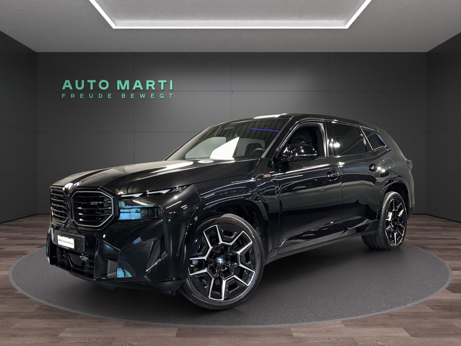 BMW XM Plug-in Hybrid