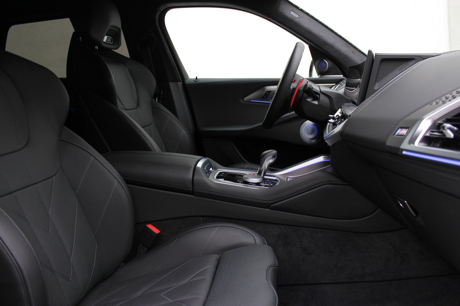 BMW XM LABEL Individual *INTERLAGOS BLAU*, Plug-in-Hybrid Benzin/Elektro, Occasion / Gebraucht, Automatik - 4