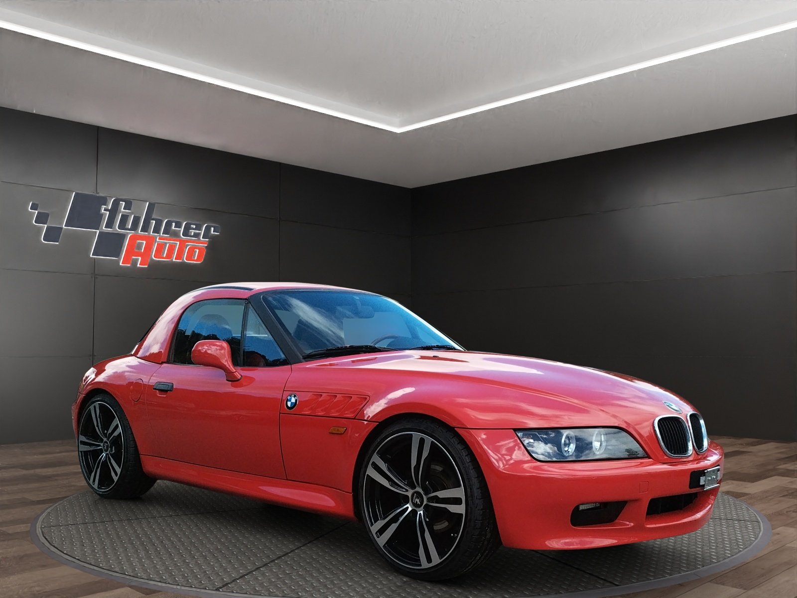 BMW Z3 offen mit Verdeck