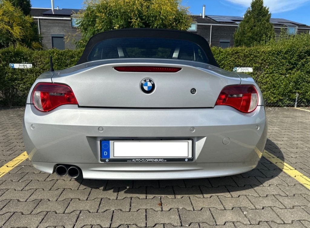 BMW Z4 3.0si, Petrol, Second hand / Used, Manual - 2