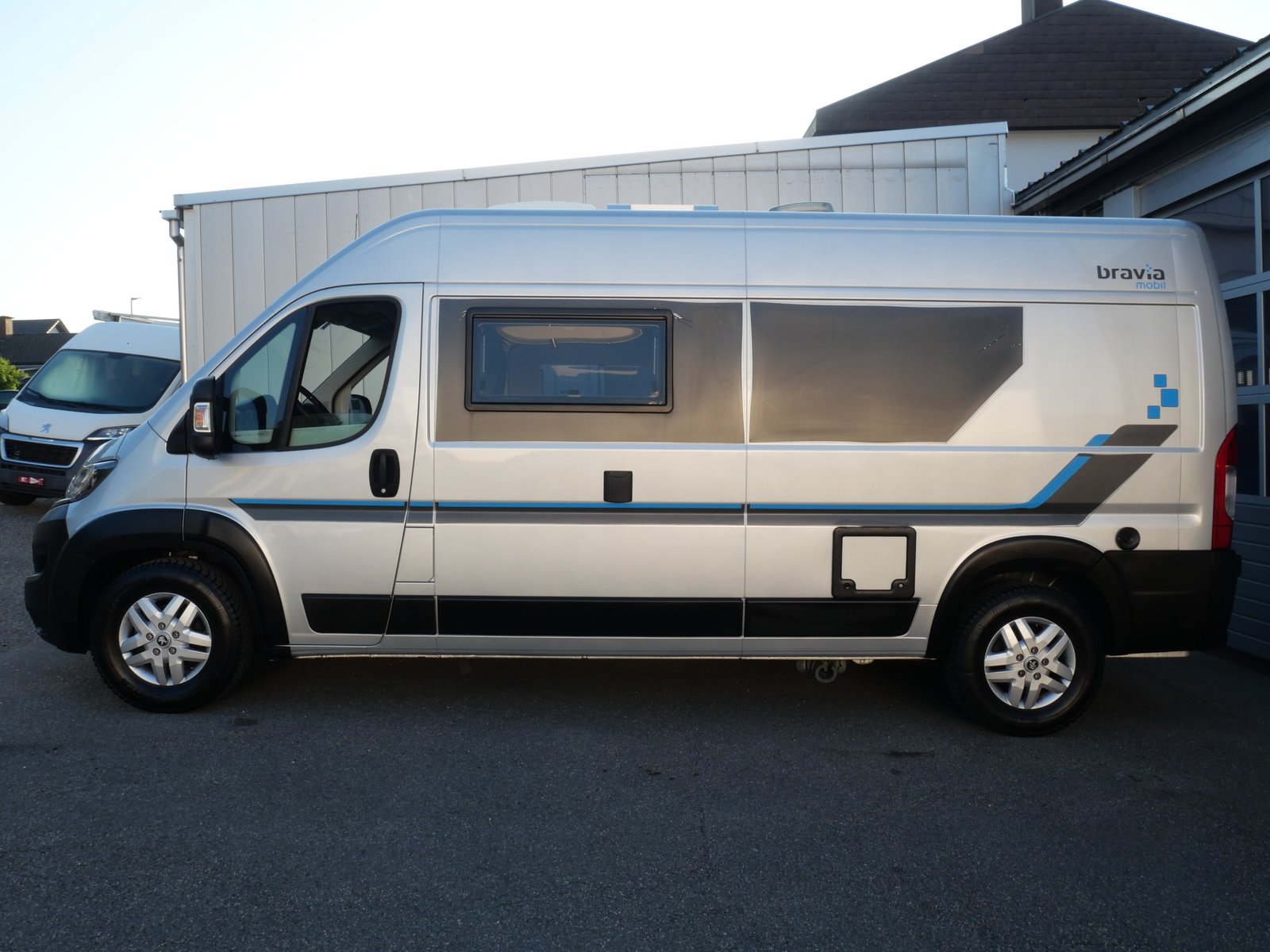 BRAVIA Swan 599, Peugeot Boxer *Lithium, Solar, Softclose*, Diesel, Occasion / Gebraucht, Handschaltung - 2