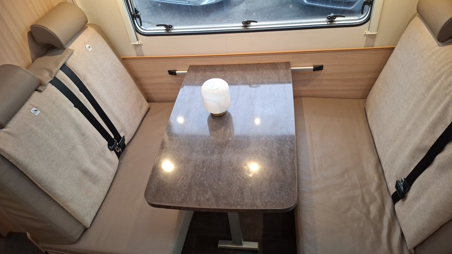 BÜRSTNER Lyseo A 700**6 Pers.**450Kg Nutzlast**7.35m Länge**, Diesel, Occasioni / Usate, Manuale - 5