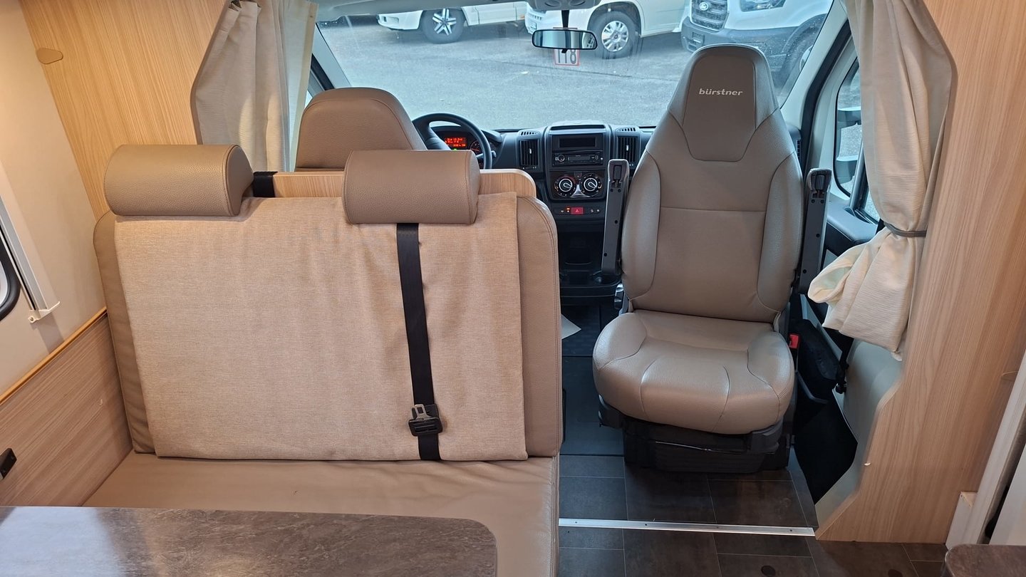 BÜRSTNER Lyseo A 700**6 Pers.**450Kg Nutzlast**7.35m Länge**, Diesel, Occasioni / Usate, Manuale - 6