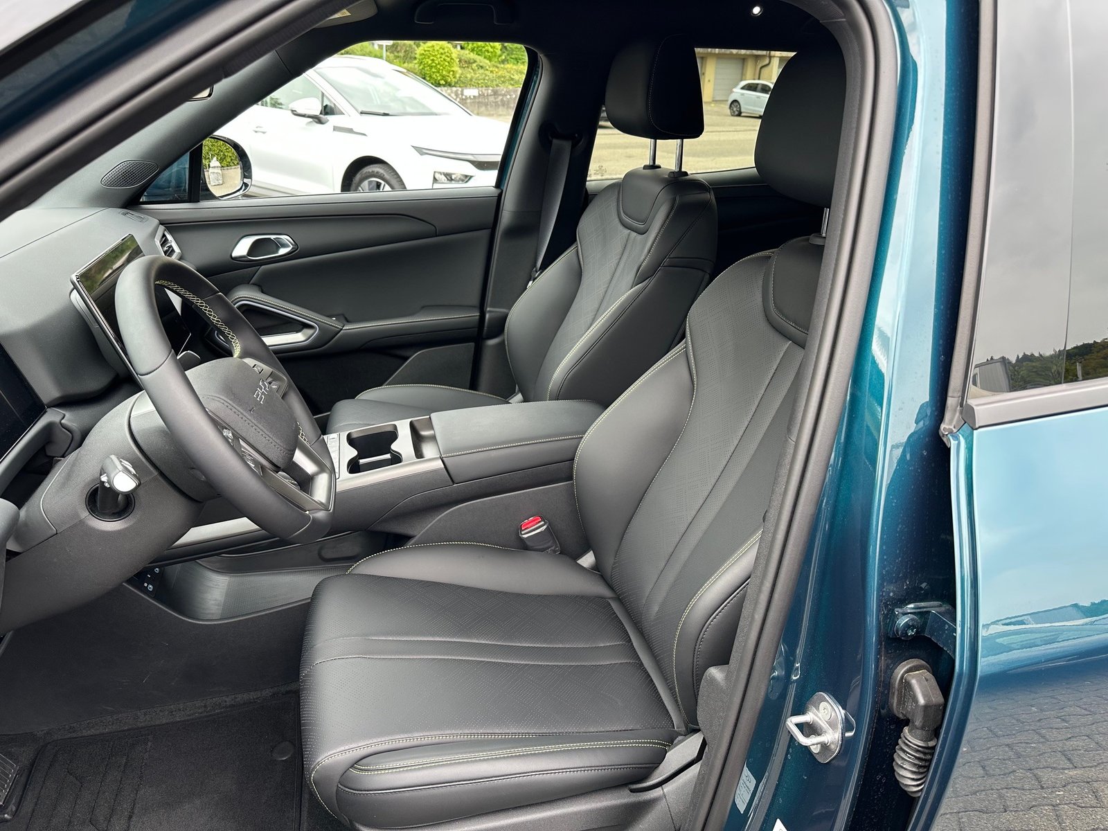 BYD Atto 2 DM-i Boost 1000km Range, Plug-in-Hybrid Benzin/Elektro, Neuwagen, Automatik - 6
