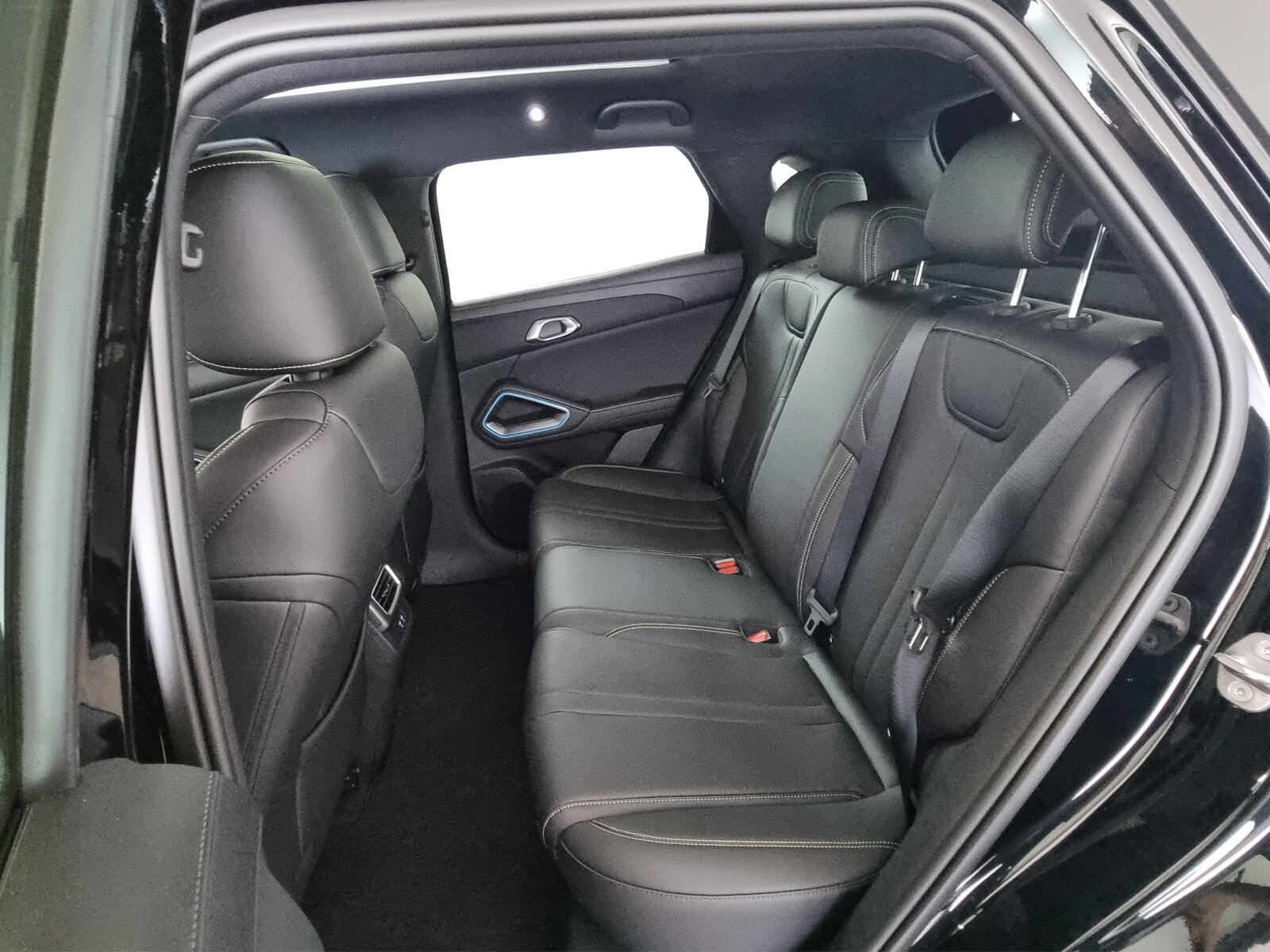 BYD Atto 2 DM-i Boost FWD, Plug-in-Hybrid Benzin/Elektro, Neues Fahrzeug mit Tageszulassung, Automatik - 7