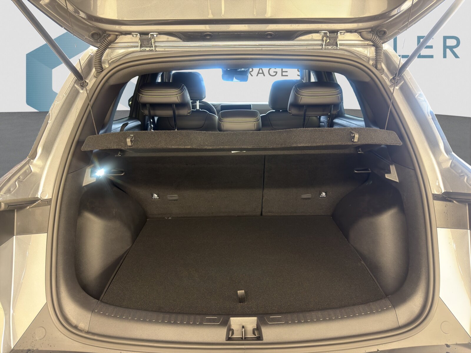 BYD Atto 2 DM-i Boost, Plug-in-Hybrid Benzin/Elektro, Neuwagen, Automatik - 7