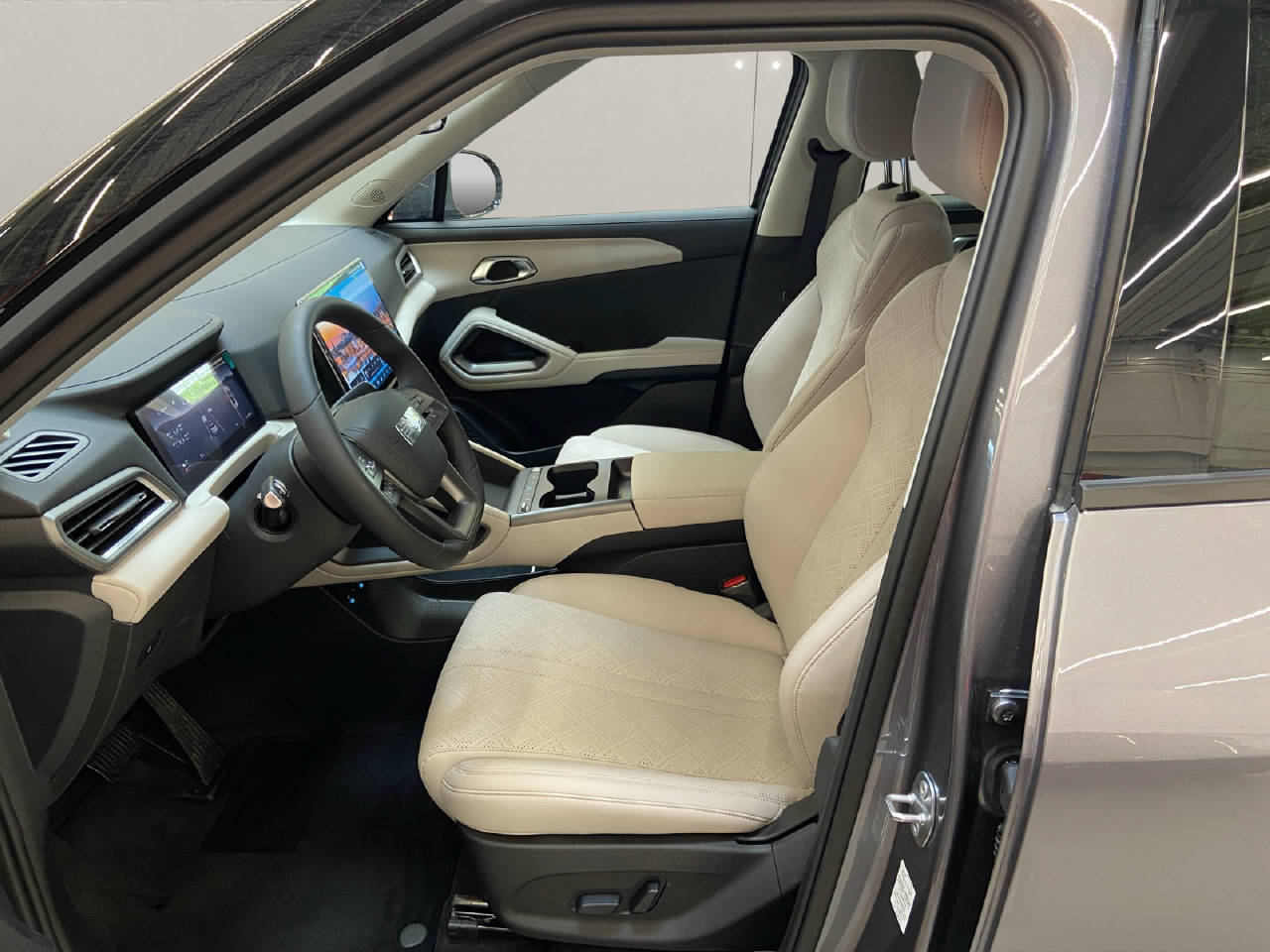 BYD Atto 2 DM-i Boost, Plug-in-Hybrid Petrol/Electric, Ex-demonstrator, Automatic - 5