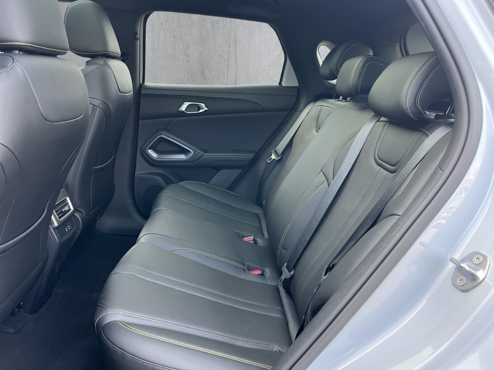 BYD Atto 2 DM-i Boost, Plug-in-Hybrid Petrol/Electric, Ex-demonstrator, Automatic - 4