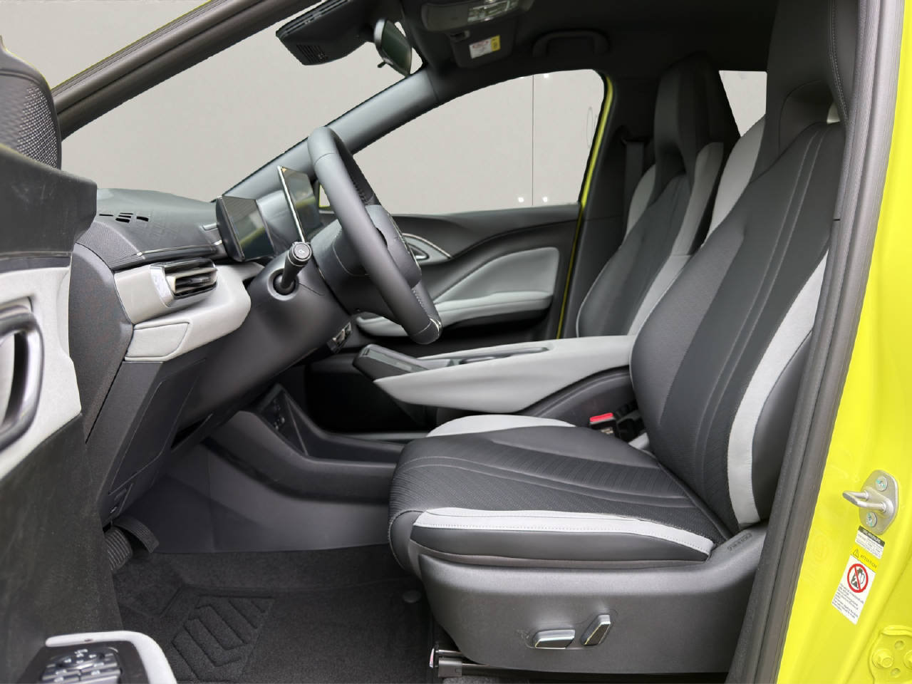 BYD Dolphin Surf Comfort, Electric, New car, Automatic - 4