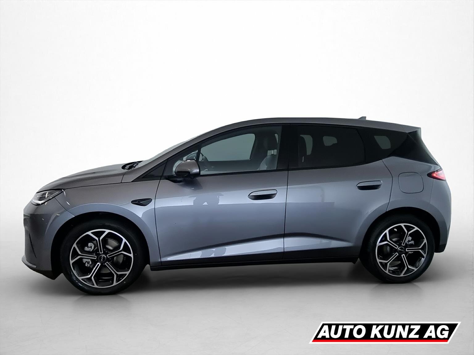 BYD Dolphin G DM-i Comfort, Plug-in-Hybrid Petrol/Electric, New car, Automatic - 3