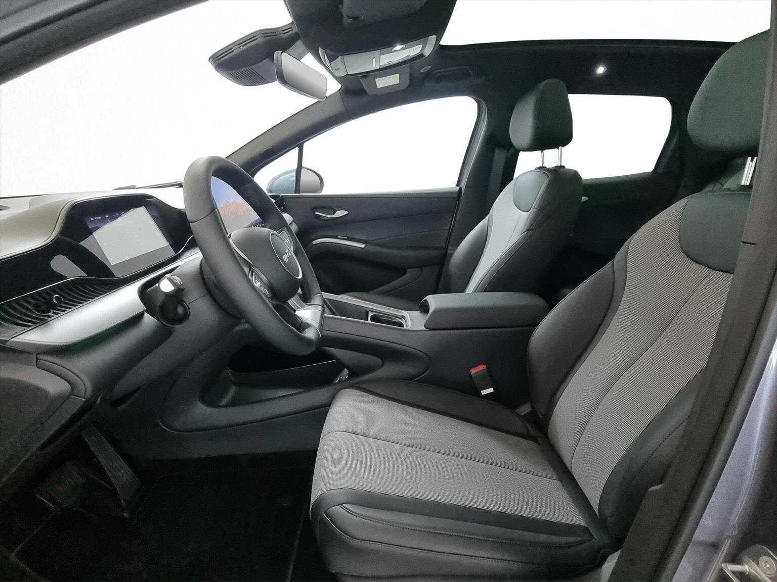 BYD Dolphin G DM-i Comfort, Plug-in-Hybrid Petrol/Electric, New car, Automatic - 6