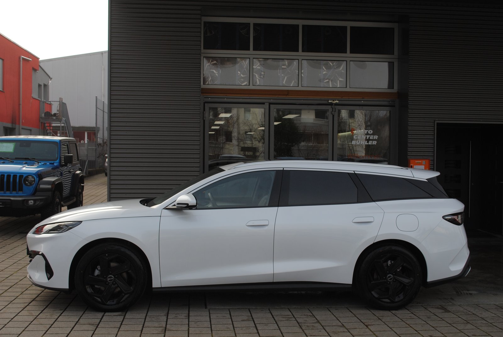 BYD Seal 6 DM-i Touring Comfort Lite, Plug-in-Hybrid Benzin/Elektro, Neuwagen, Automat - 6