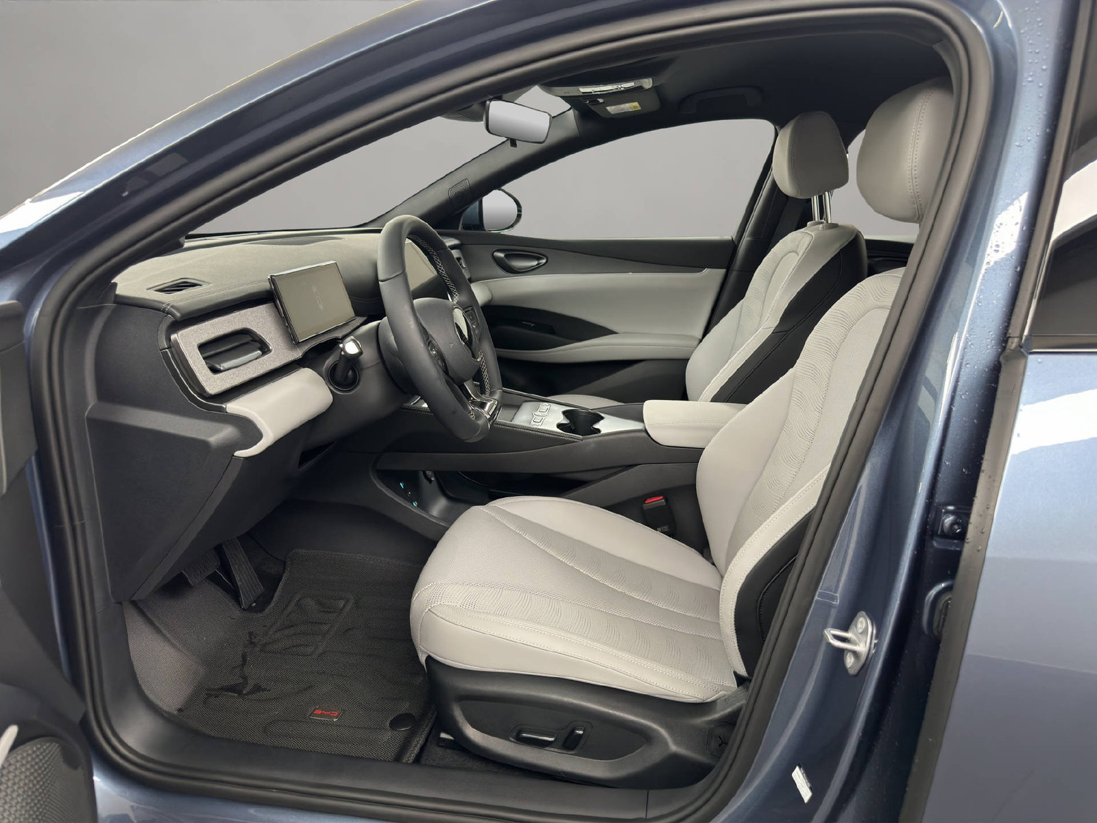 BYD Seal 6 DM-i Boost Touring 184 PS, Plug-in-Hybrid Petrol/Electric, New car, Automatic - 6