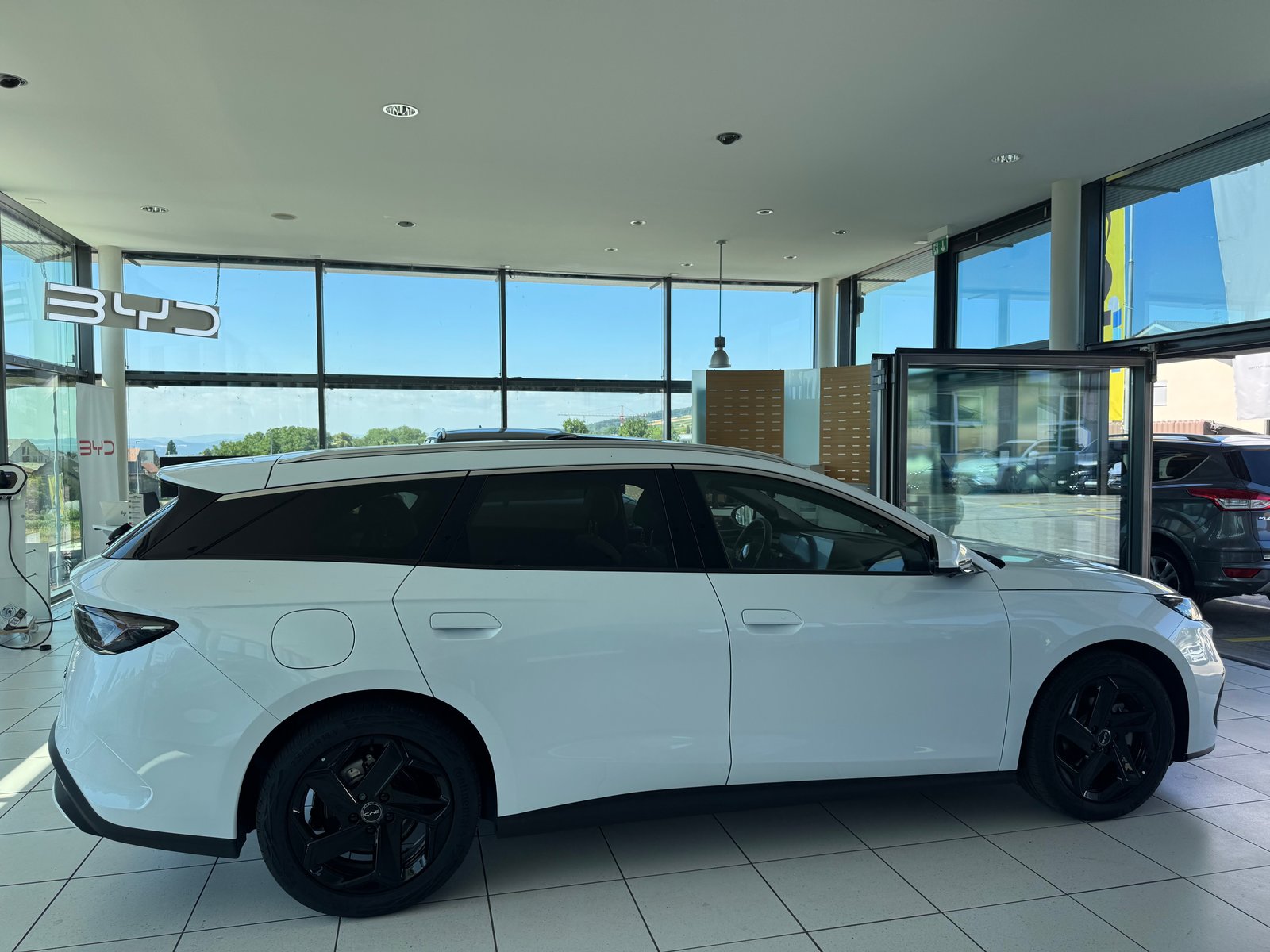 BYD Seal 6 DM-i Touring Comfort, Plug-in-Hybrid Benzin/Elektro, Neuwagen, Automatik - 7