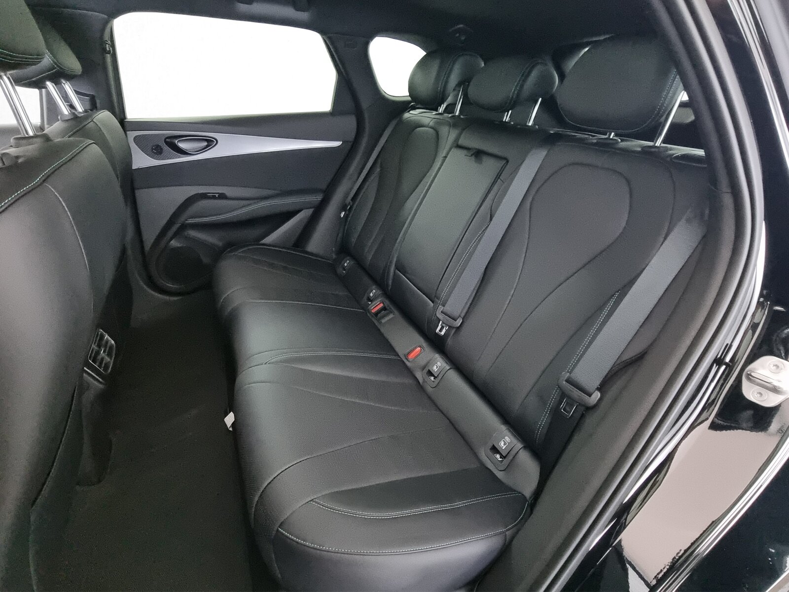BYD Seal 6 DM-i Touring Comfort, Plug-in-Hybrid Benzina/Elettrica, Auto nuove, Automatico - 7