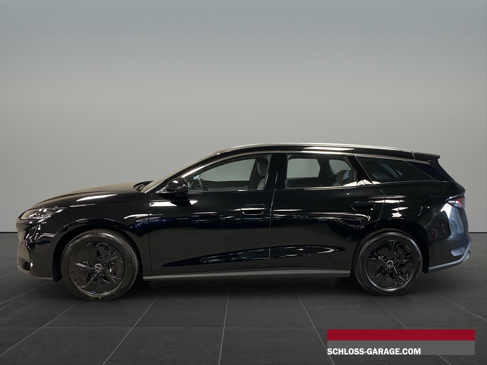 BYD Seal 6 DM-i Touring Comfort, Plug-in-Hybrid Petrol/Electric, Second hand / Used, Automatic - 3