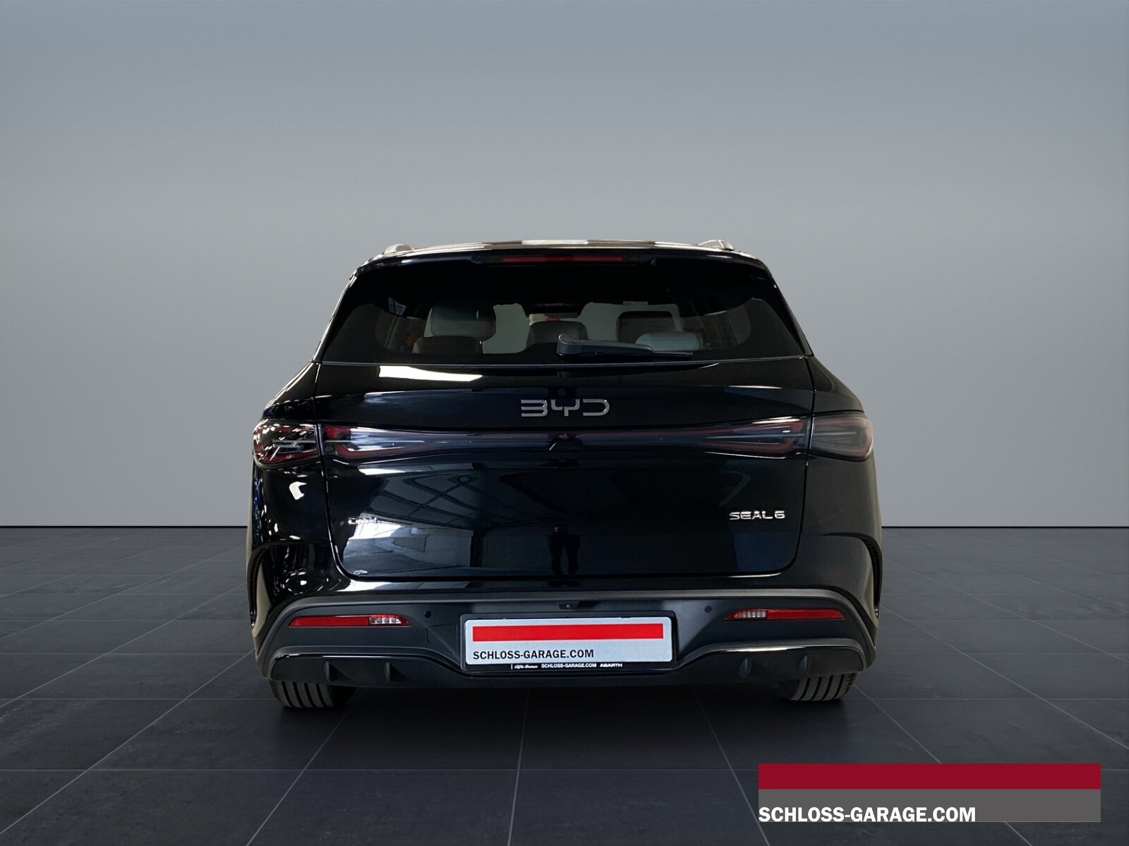 BYD Seal 6 DM-i Touring Comfort, Plug-in-Hybrid Petrol/Electric, Second hand / Used, Automatic - 5
