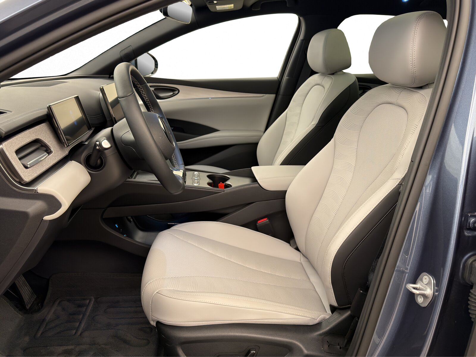 BYD Seal 6 DM-i Touring Comfort Lite, Plug-in-Hybrid Petrol/Electric, Second hand / Used, Automatic - 6