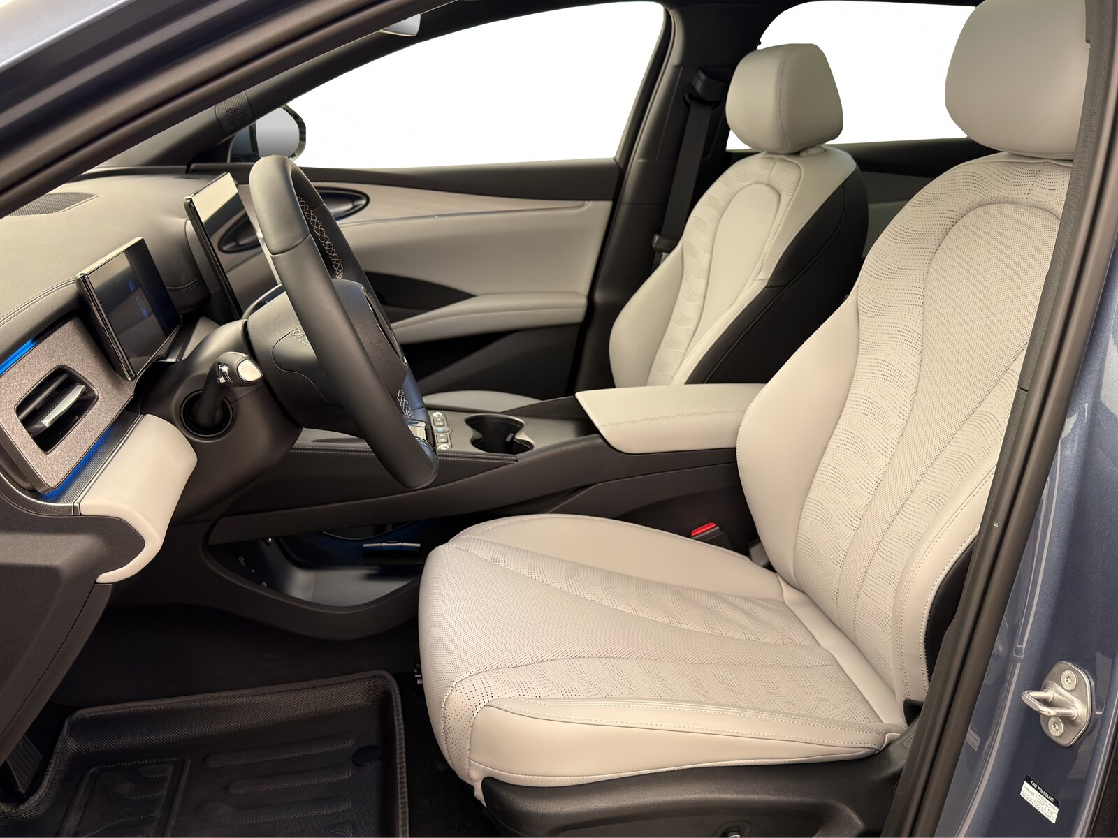BYD Seal 6 DM-i Touring Comfort, Plug-in-Hybrid Petrol/Electric, Second hand / Used, Automatic - 6