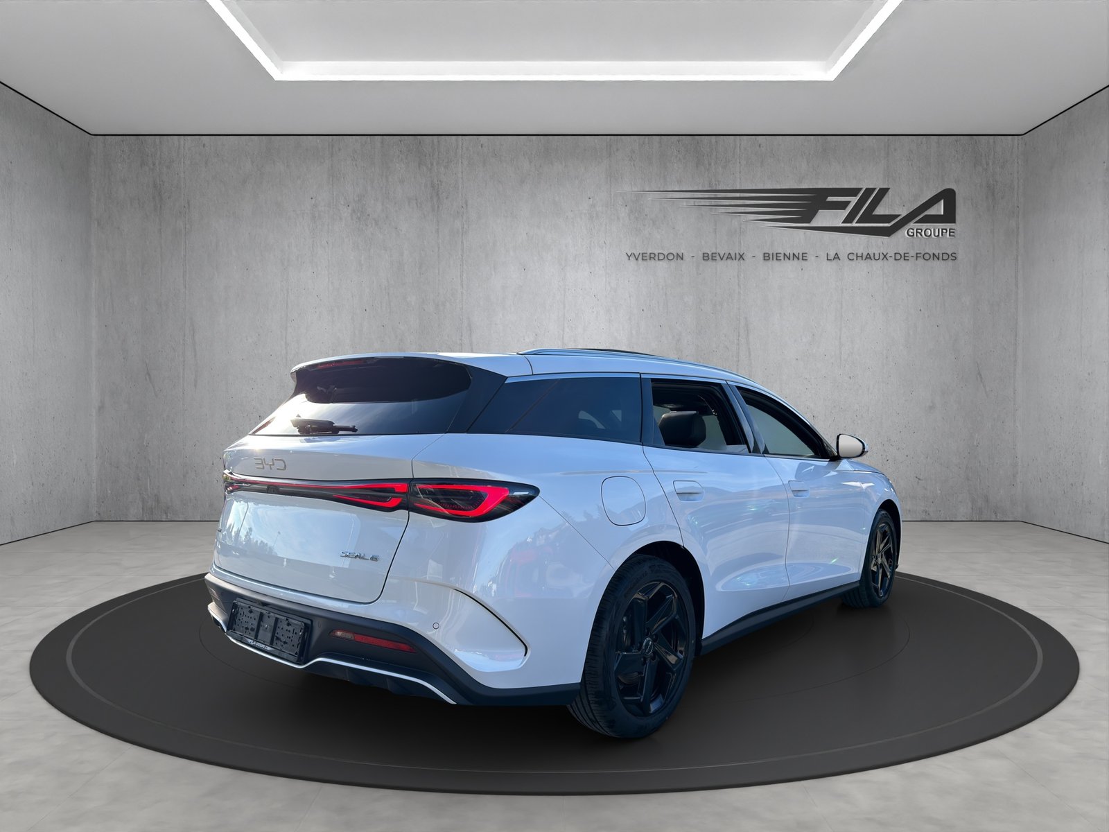 BYD Seal 6 DM-i Comfort Lite, Plug-in-Hybrid Petrol/Electric, Ex-demonstrator, Automatic - 6