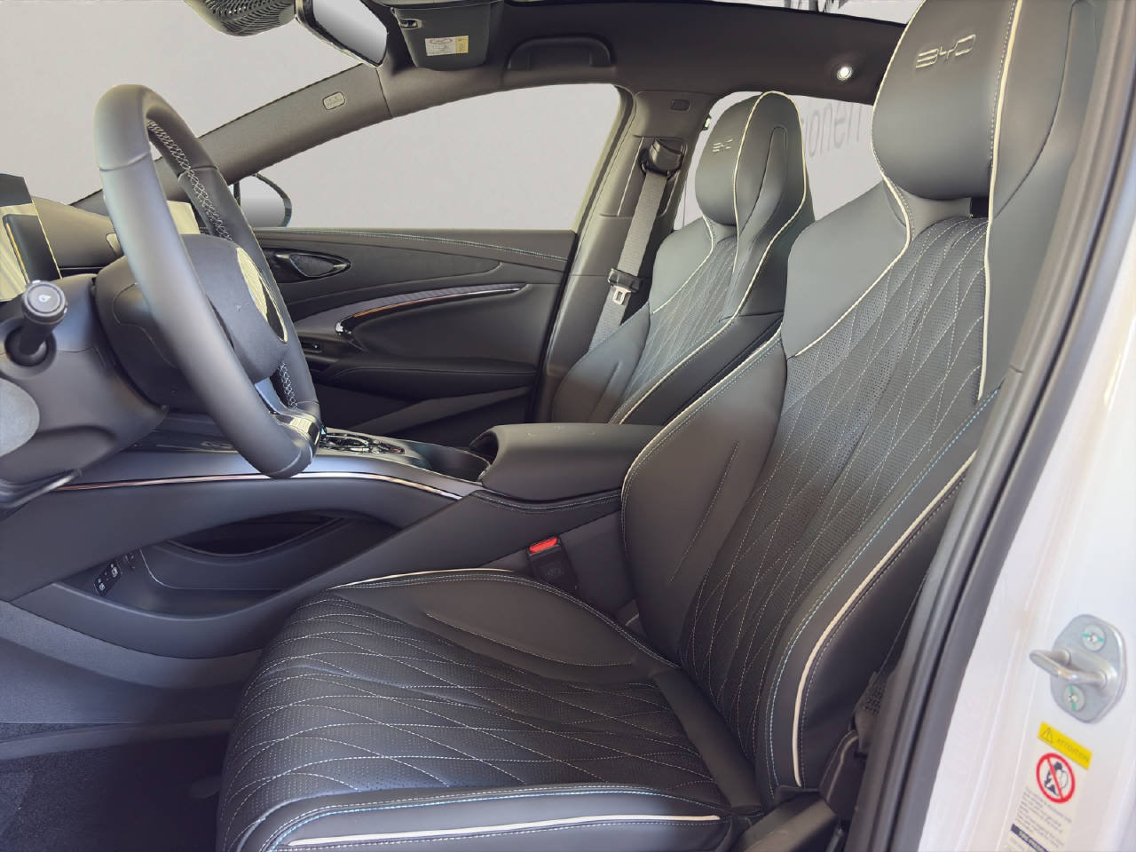 BYD Seal Excellence AWD, Electric, New car, Automatic - 4