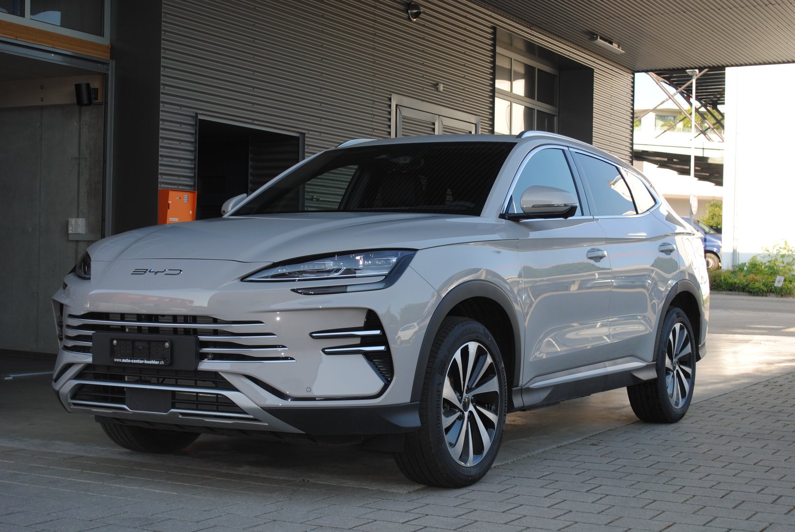 BYD Seal U DM-i Design AWD, Plug-in-Hybrid Benzin/Elektro, Neuwagen, Automat