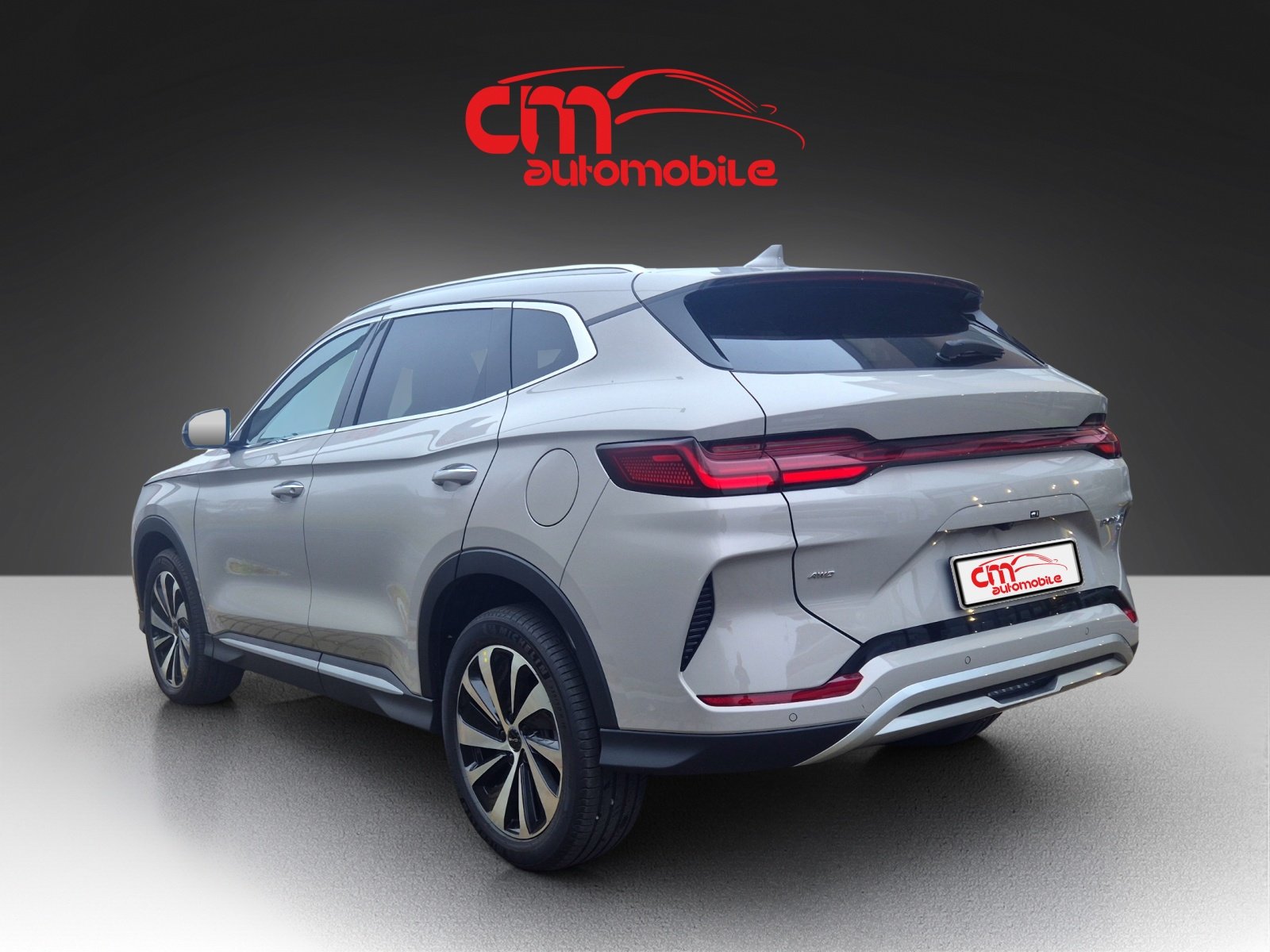 BYD Seal U DM-i Design AWD, Plug-in-Hybrid Petrol/Electric, New car, Automatic - 2